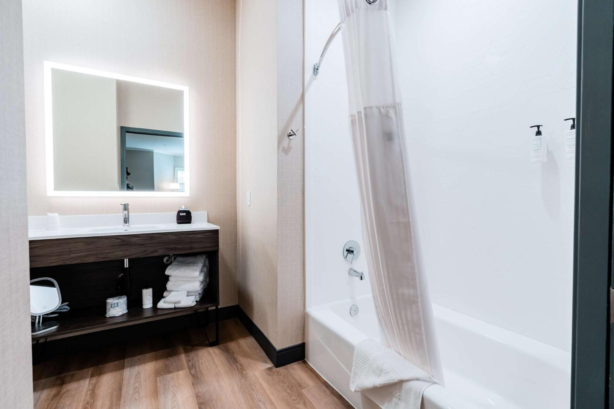 Hotel Nobo Cascade, Tapestry Collection By Hilton Exterior photo